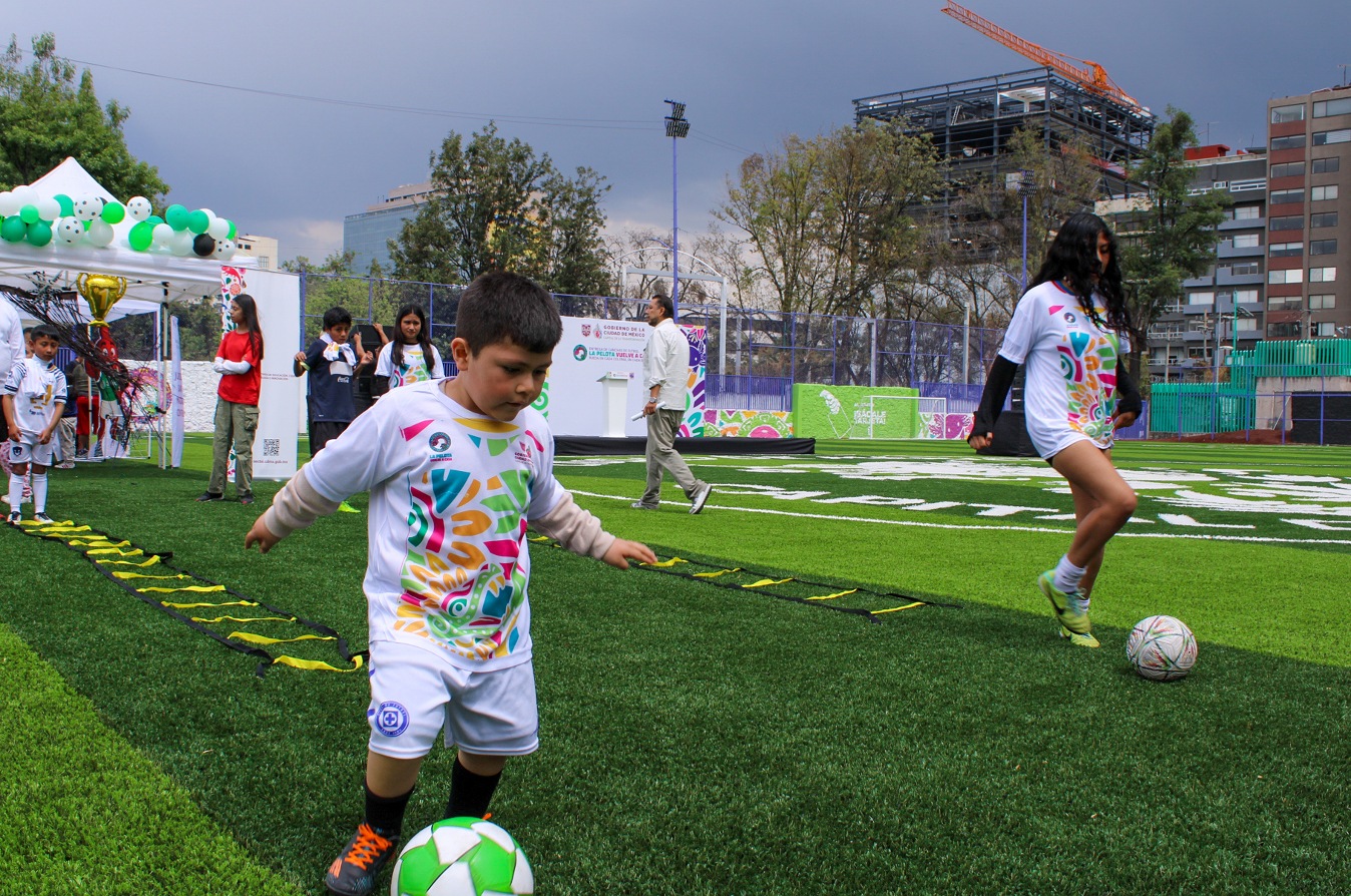 Inauguración cancha Deportivo Contreras 3.jpg